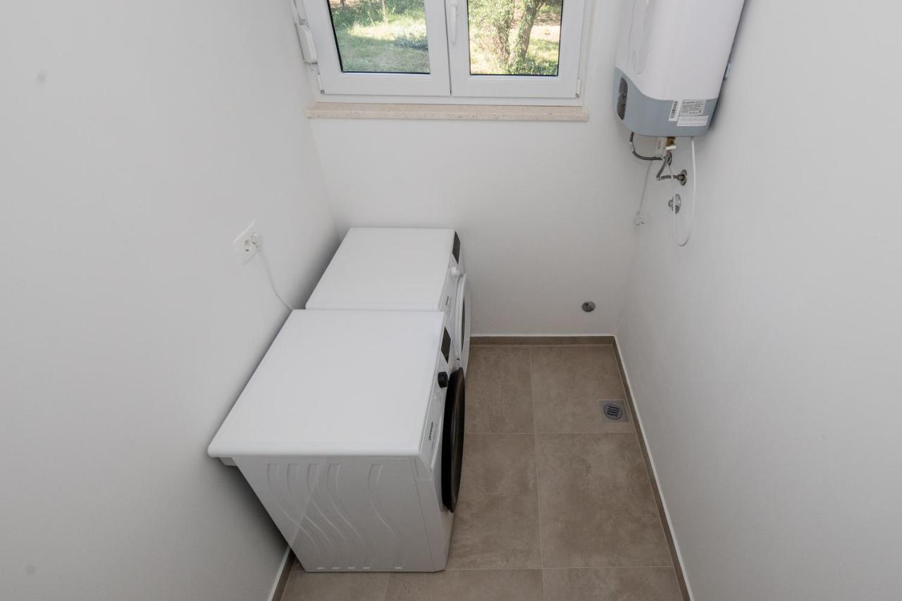 Peaceful Haven Near The Sea-Apartments Torlak Rab Banjol المظهر الخارجي الصورة
